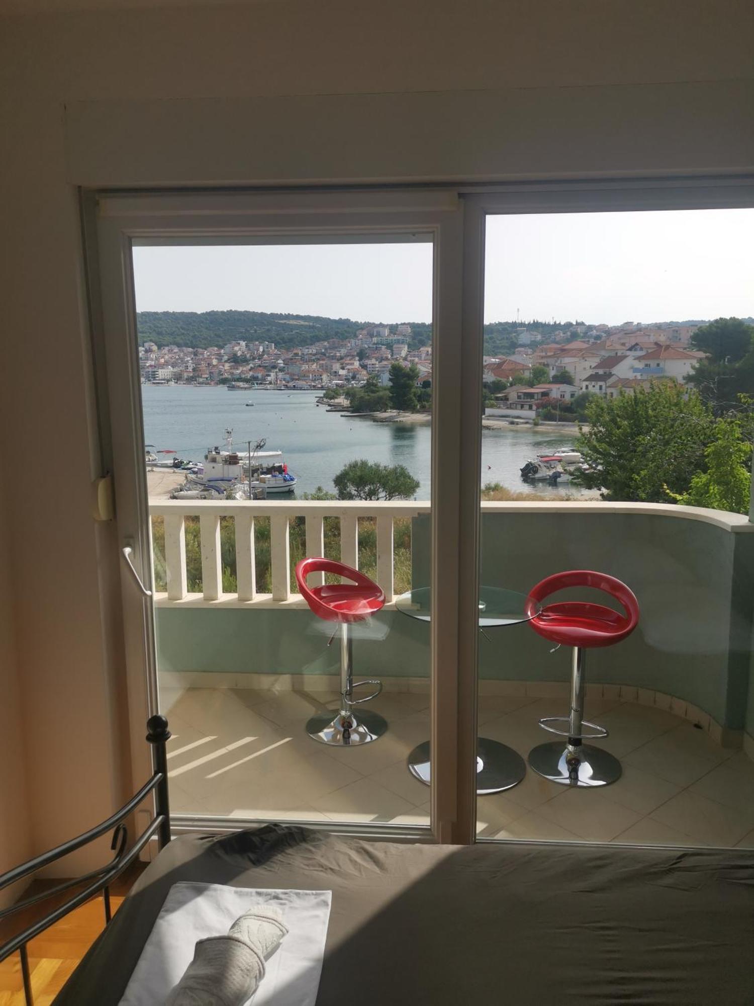 Apartment Croatika On The Beach Trogir Eksteriør billede