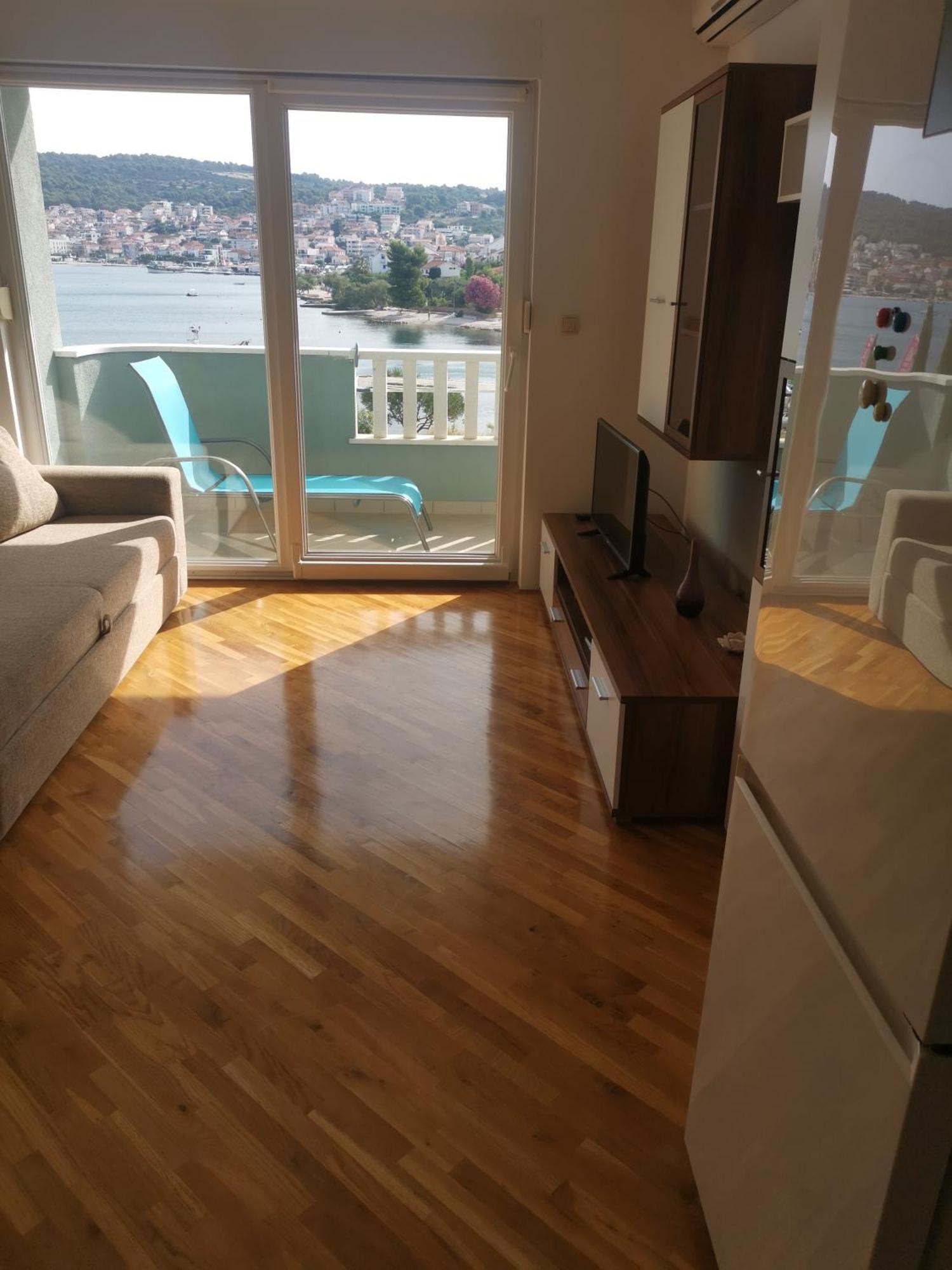 Apartment Croatika On The Beach Trogir Eksteriør billede