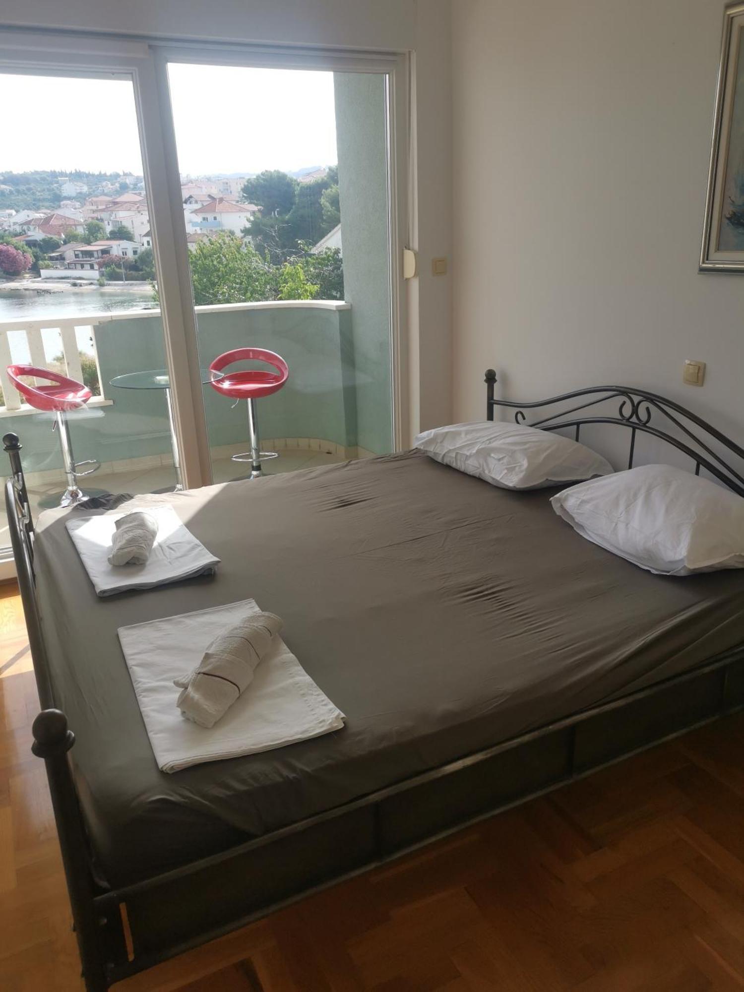 Apartment Croatika On The Beach Trogir Eksteriør billede