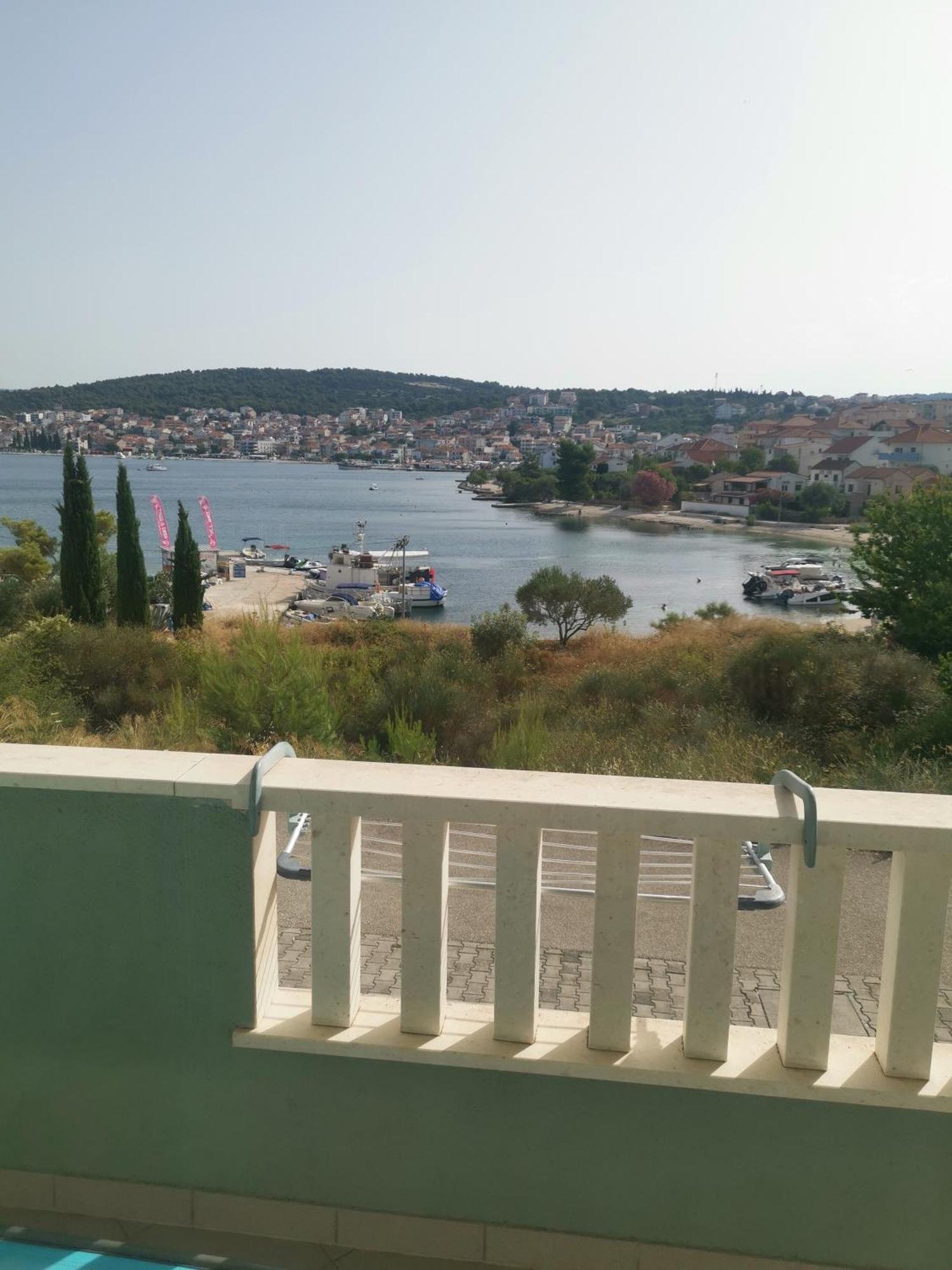 Apartment Croatika On The Beach Trogir Eksteriør billede